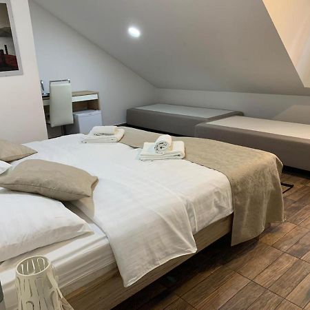 Guesthouse Dubai Загреб Екстериор снимка