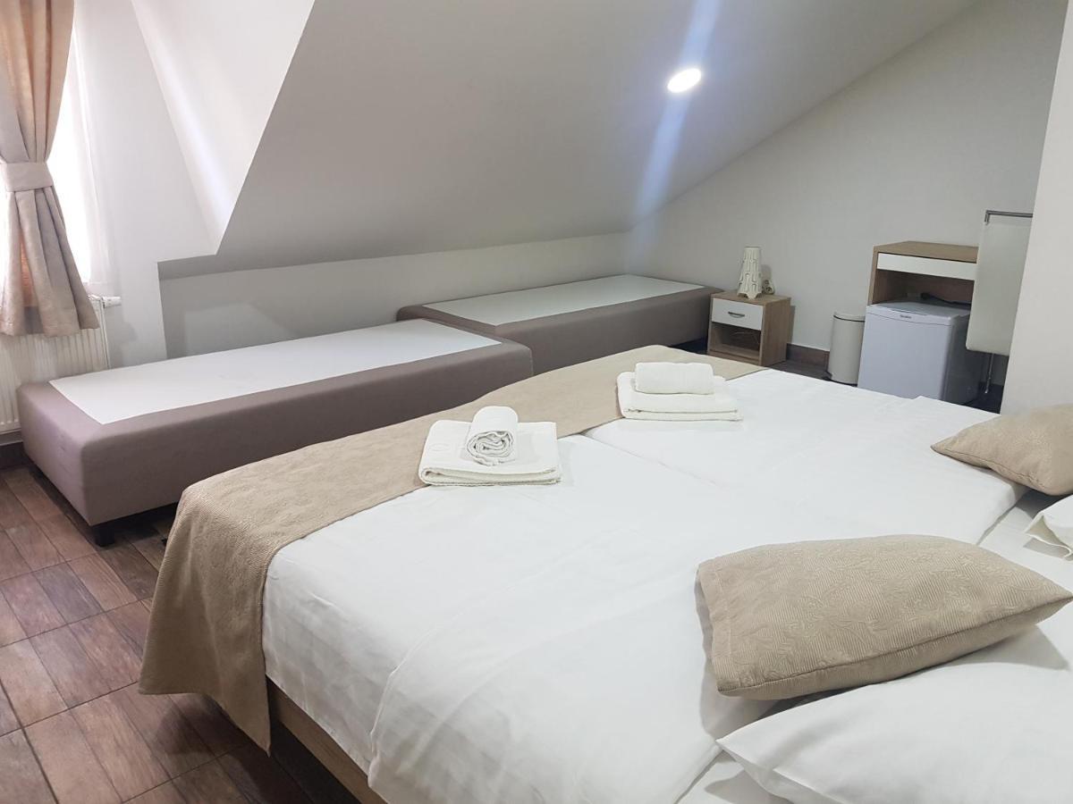 Guesthouse Dubai Загреб Екстериор снимка